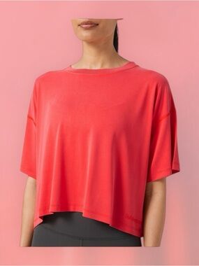 Lululemon Ease of It All Short Sleeve
Carnation Red